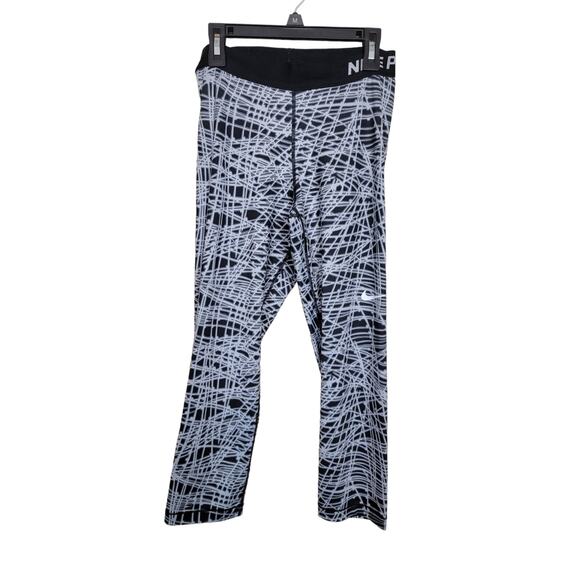 Nike Pro Leggings Cropped Women's Size Medium Black and White print - Picture 1 of 5